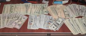 Aduanas retiene USD$.11,911 sin declarar a visitante española