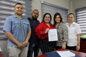 Autoridad de Aduanas entrega donaciones al despacho de la Primera Dama