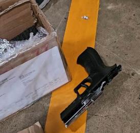 Intentan ingresar un arma de fuego vía Courier