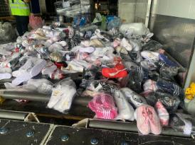 Aduanas retiene cargamento de zapatillas valorado en 83 mil dólares