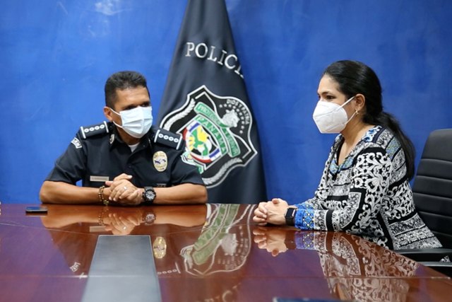 visita a la policia